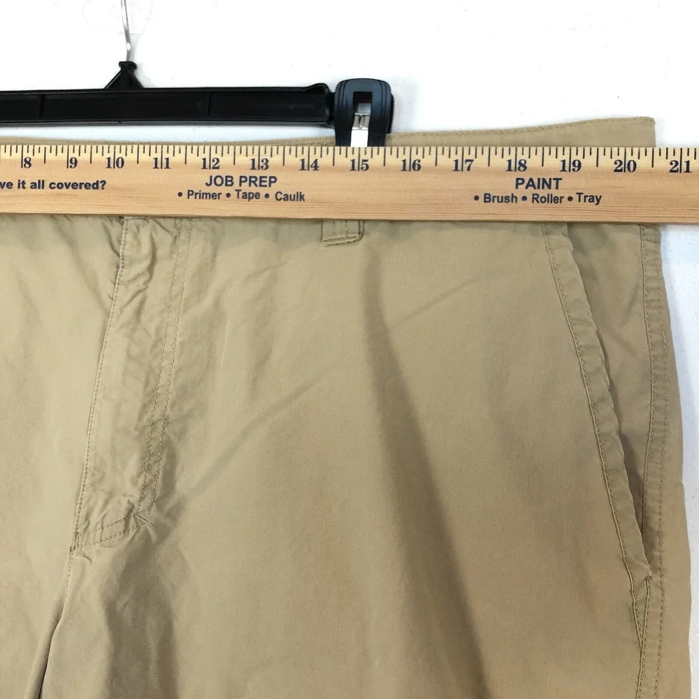 Columbia Khaki Shorts Men's Size 40W Golf Casual Mid Rise